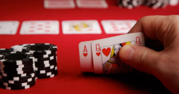 HHpoker德扑圈是一项数学竞技游戏
